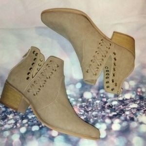 Yoki Catalina Booties